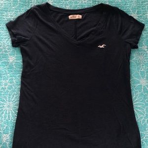 Hollister Dark Blue V-Neck T-Shirt (Girls Size M)